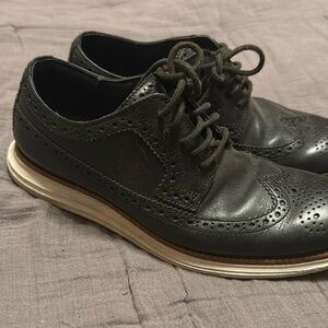 Cole Haan size 8 Black zero dress shoes
